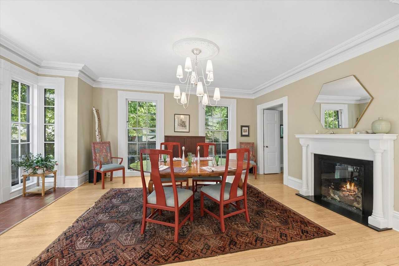 314 Lake St - Photo 5 of 23