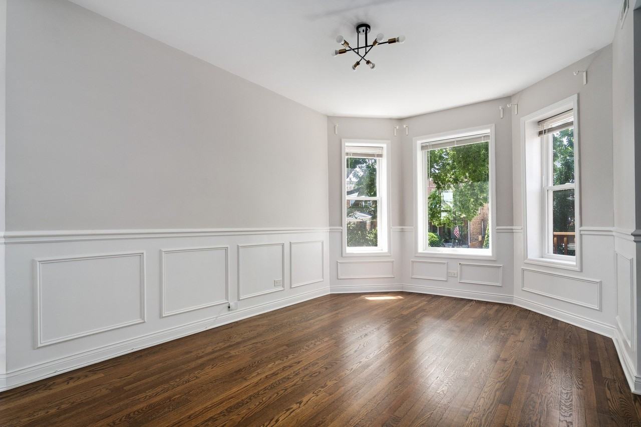 2441 N Harding Ave #2 - Photo 3 of 12
