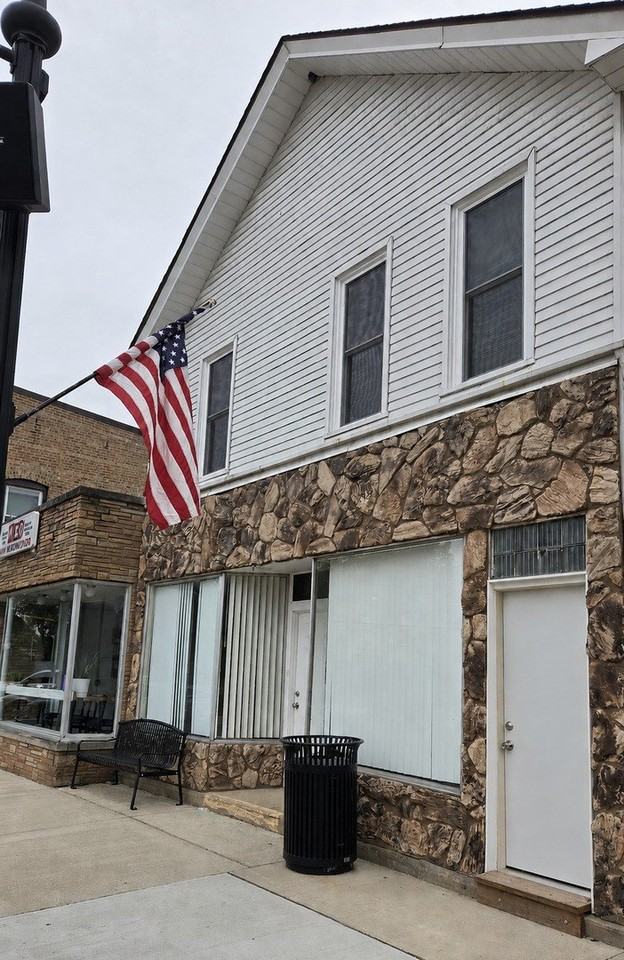 127 Cedar Ave #2F