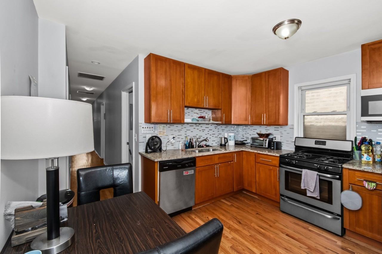 1246 W Ohio St #3 - Photo 6 of 15