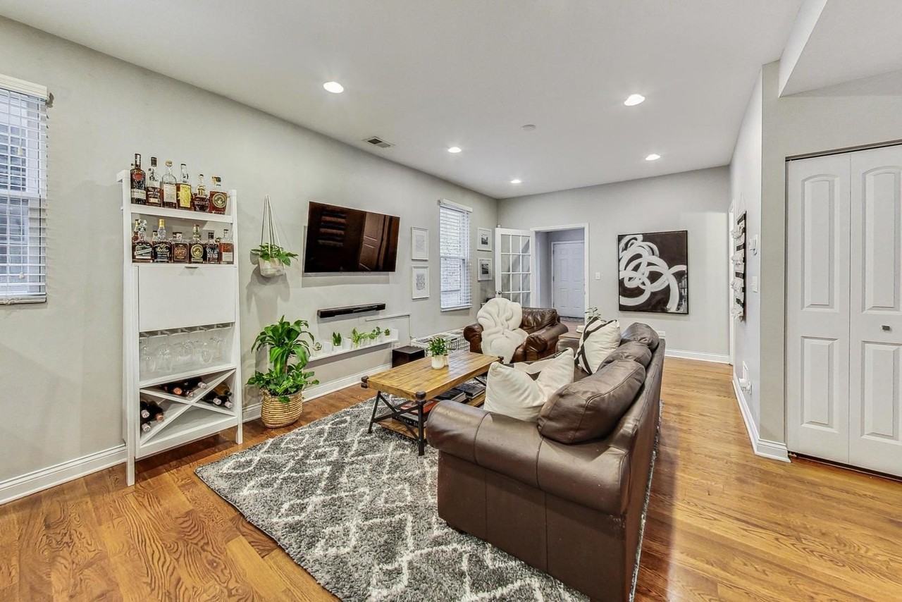 1818 W Superior St #2R - Photo 4 of 35
