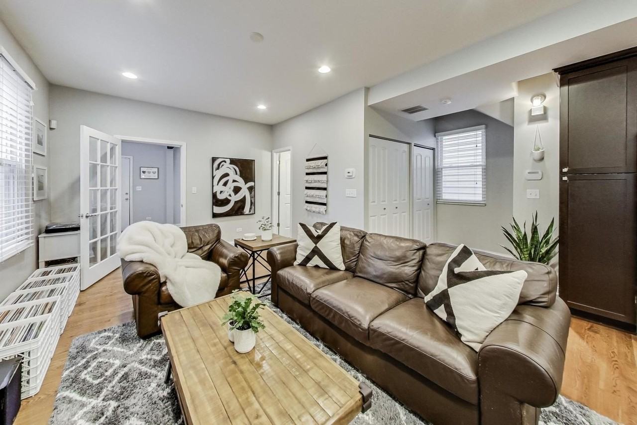 1818 W Superior St #2R - Photo 5 of 35