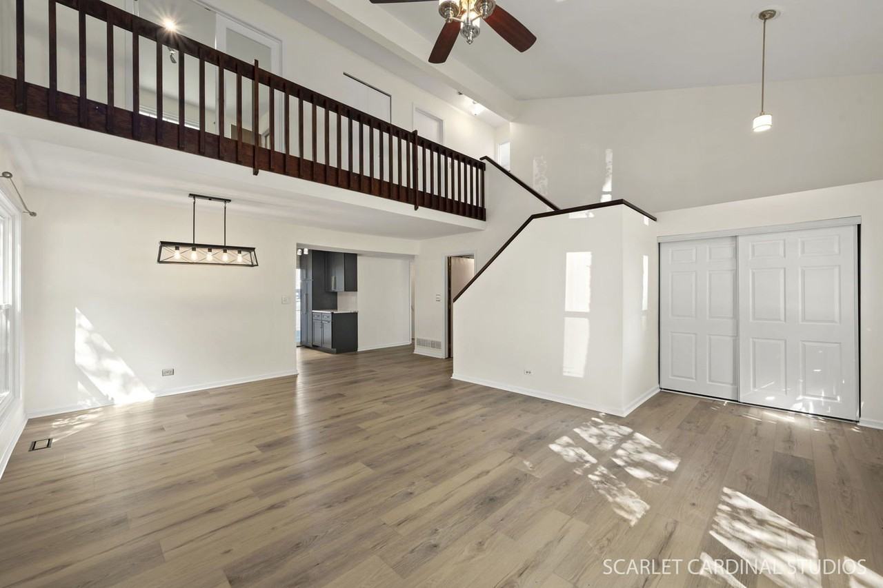 315 Newport Ln - Photo 2 of 16