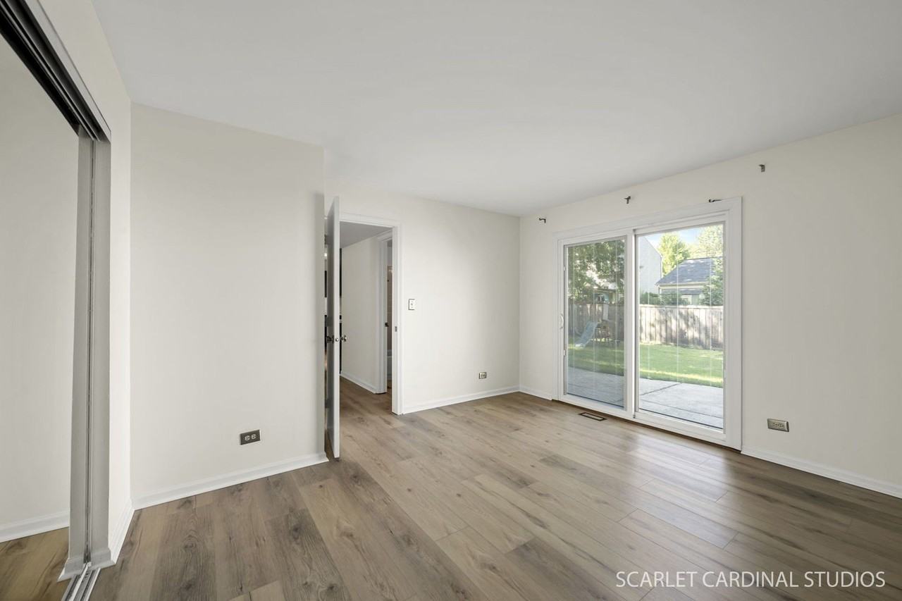 315 Newport Ln - Photo 7 of 16