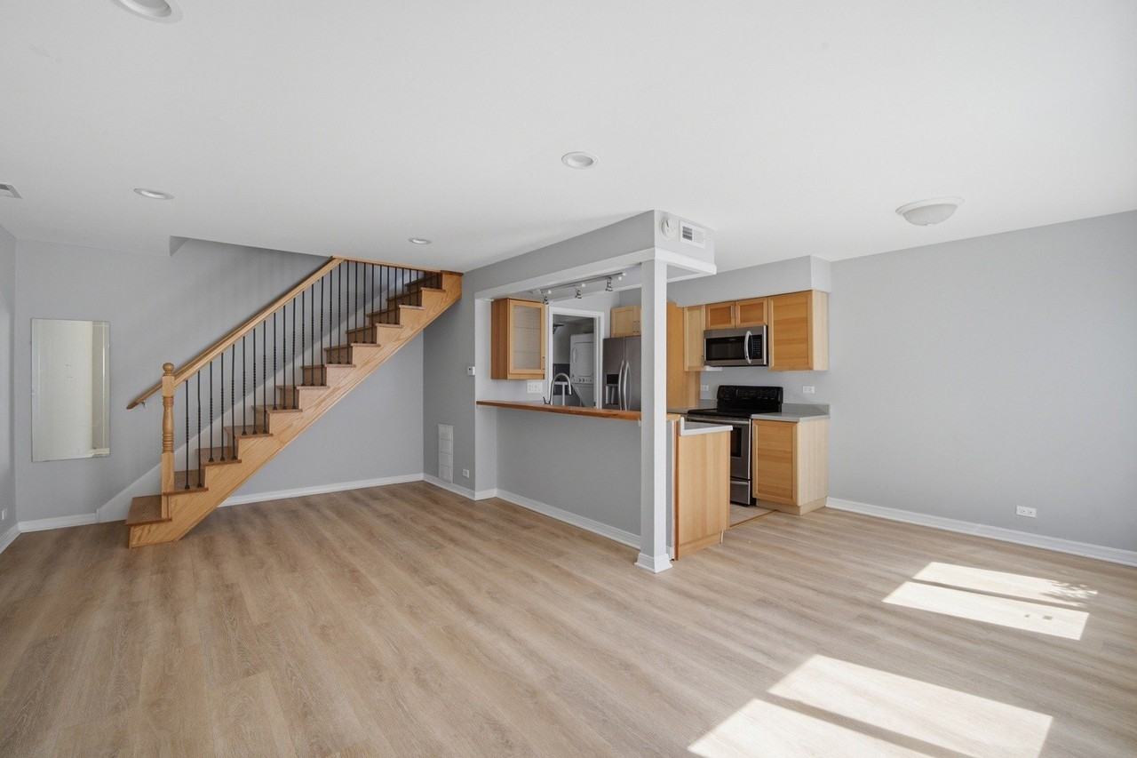 1180 Cove Dr #152B - Photo 3 of 17