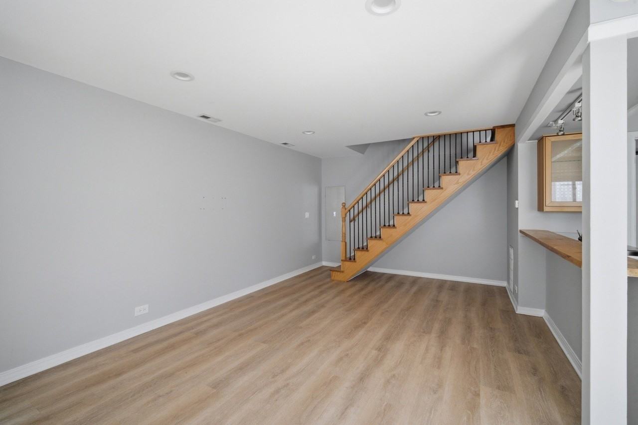 1180 Cove Dr #152B - Photo 4 of 17