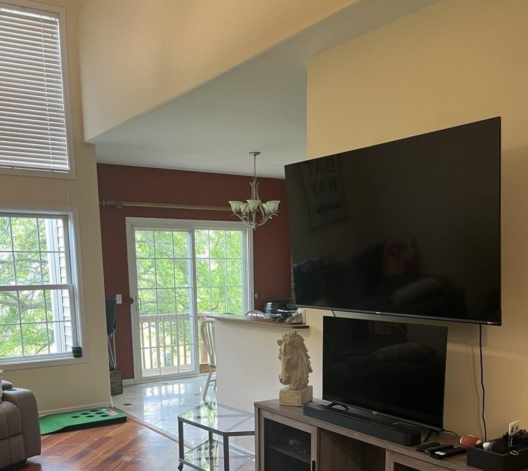 1342 N Winslowe Dr - Photo 2 of 18