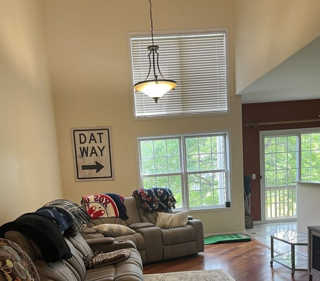 1342 N Winslowe Dr - Photo 3 of 18