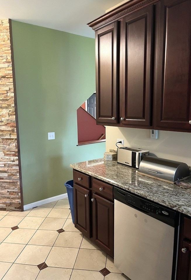 1342 N Winslowe Dr - Photo 6 of 18