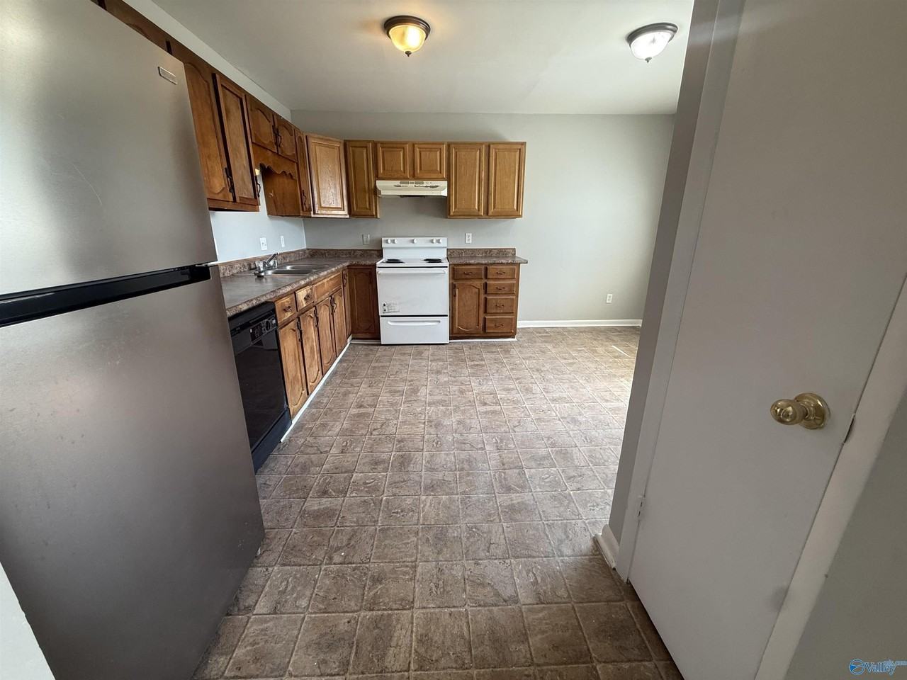 1411 Ascent Trl Nw #D - Photo 3 of 9