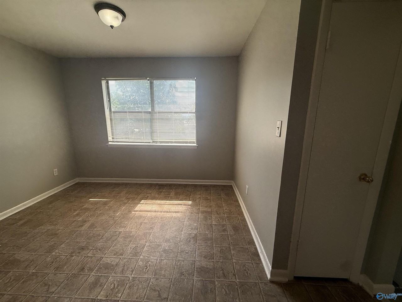 1411 Ascent Trl Nw #D - Photo 5 of 9