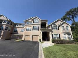 featured image of 13810 Sutton Park Dr N #1437