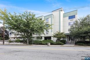 850 Main St #2G - Photo 1 of 1