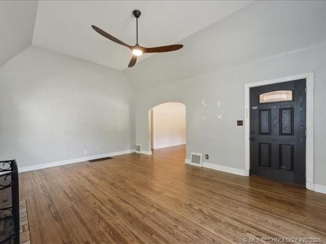 2704 E 13th St - Photo 4 of 28