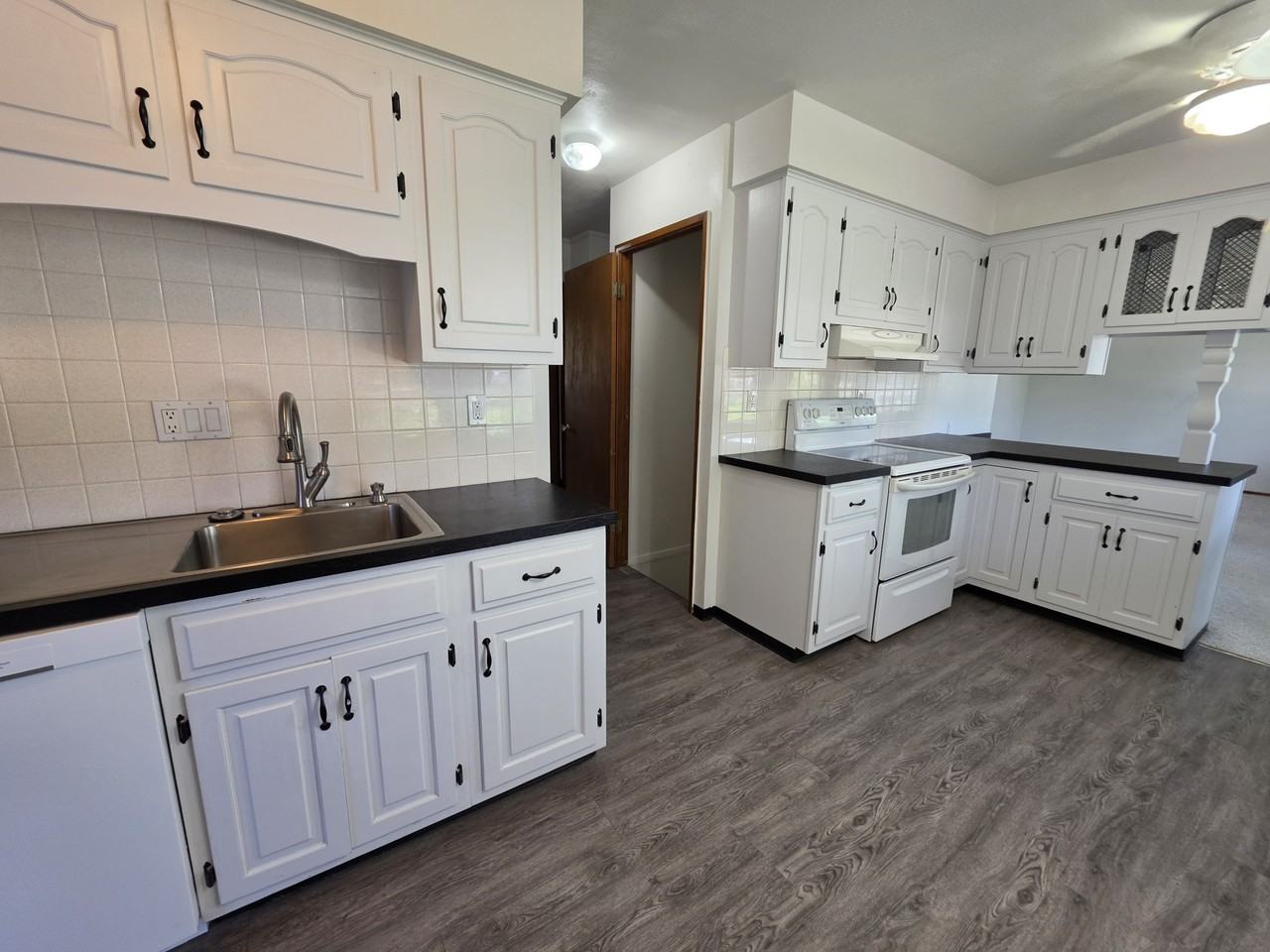 4747 Danbury St Ne #1 - Photo 4 of 23