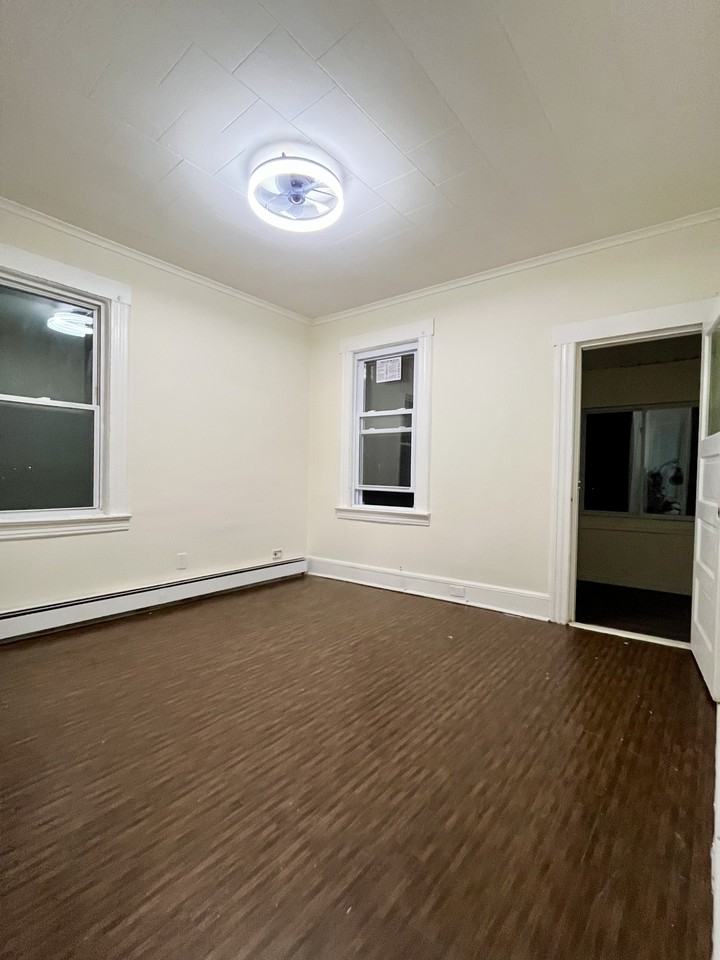 364 River Dr #4 - Photo 7 of 13