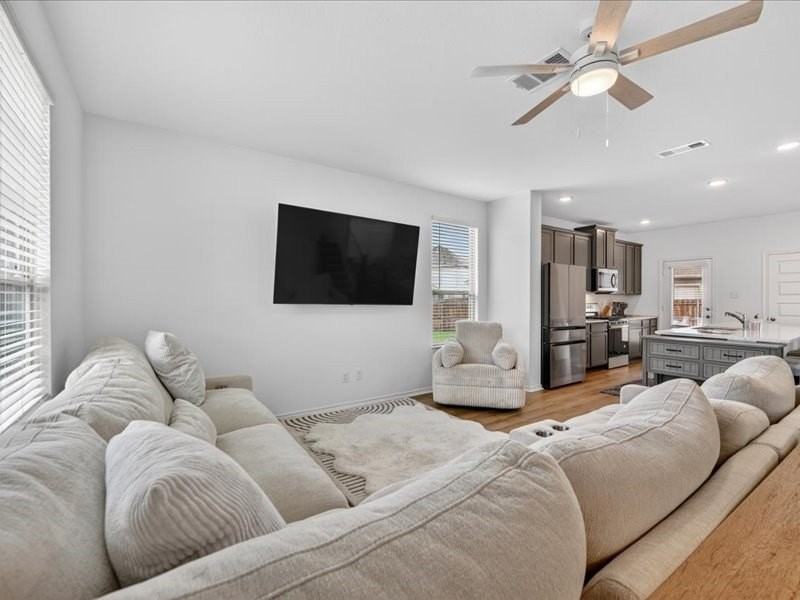 2921 Dixondale Dr - Photo 4 of 39