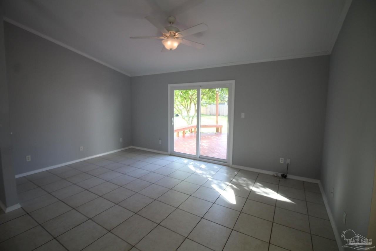 1455 Sanibel Ln - Photo 4 of 15
