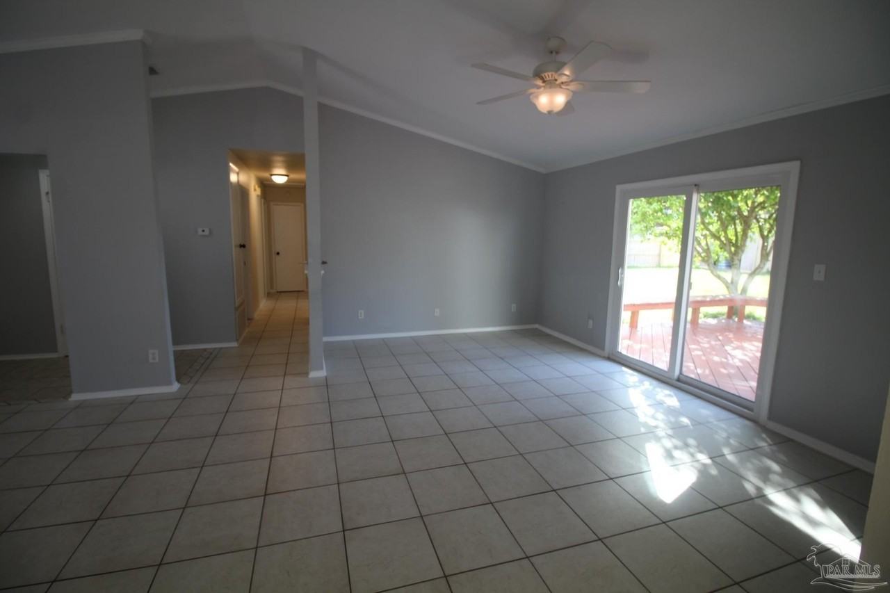 1455 Sanibel Ln - Photo 5 of 15