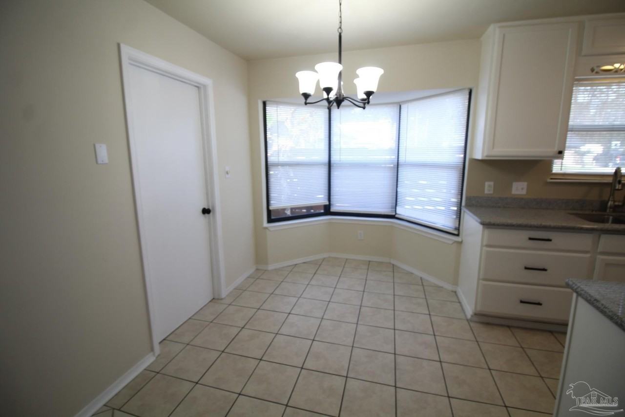 1455 Sanibel Ln - Photo 7 of 15