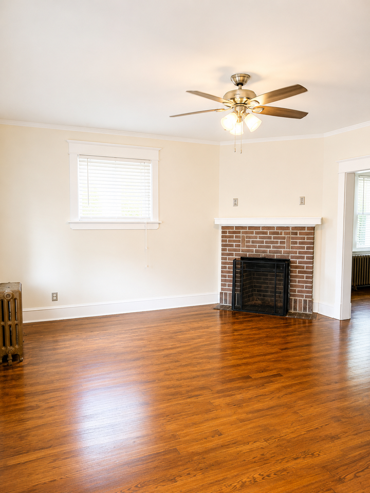 104 W 35th St - Photo 3 of 12