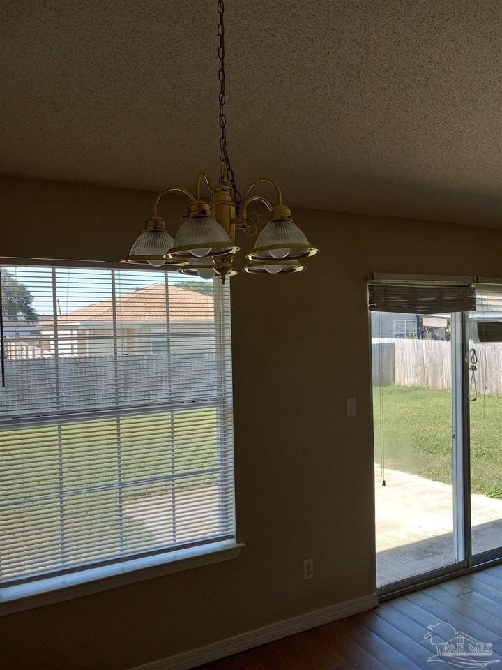 537 Batten Blvd - Photo 3 of 18
