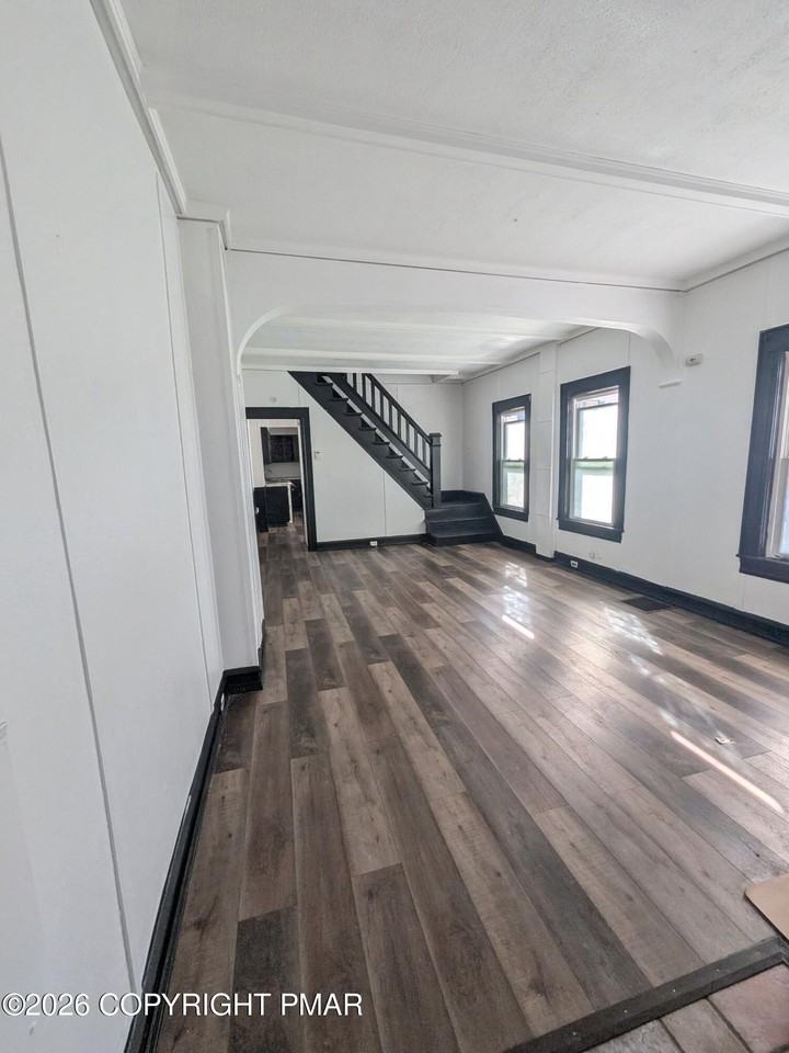 76 Wadham St - Photo 5 of 10
