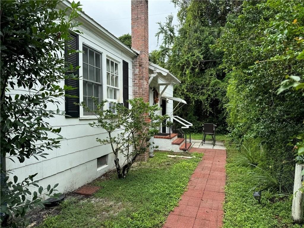 1843 22nd Ave #B - Photo 2 of 17