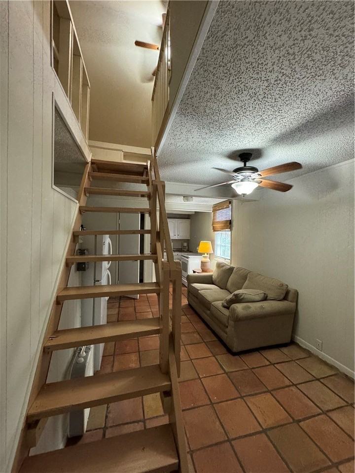 1843 22nd Ave #B - Photo 4 of 17