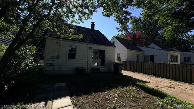 3404 Edgewood St - Photo 3 of 14