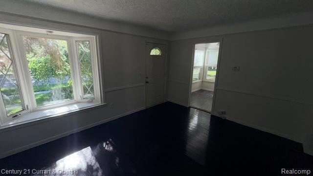 3404 Edgewood St - Photo 7 of 14
