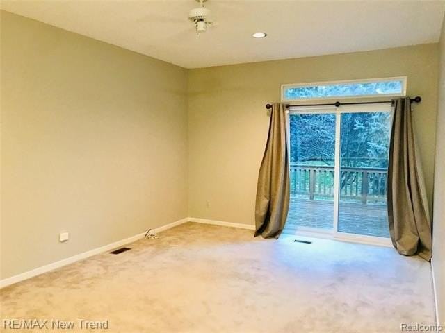 41855 Cantebury Dr - Photo 2 of 9