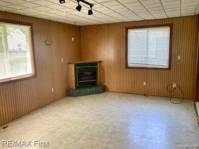 340 E Maxlow Ave - Photo 5 of 11