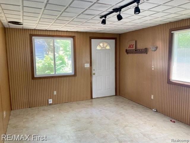 340 E Maxlow Ave - Photo 6 of 11