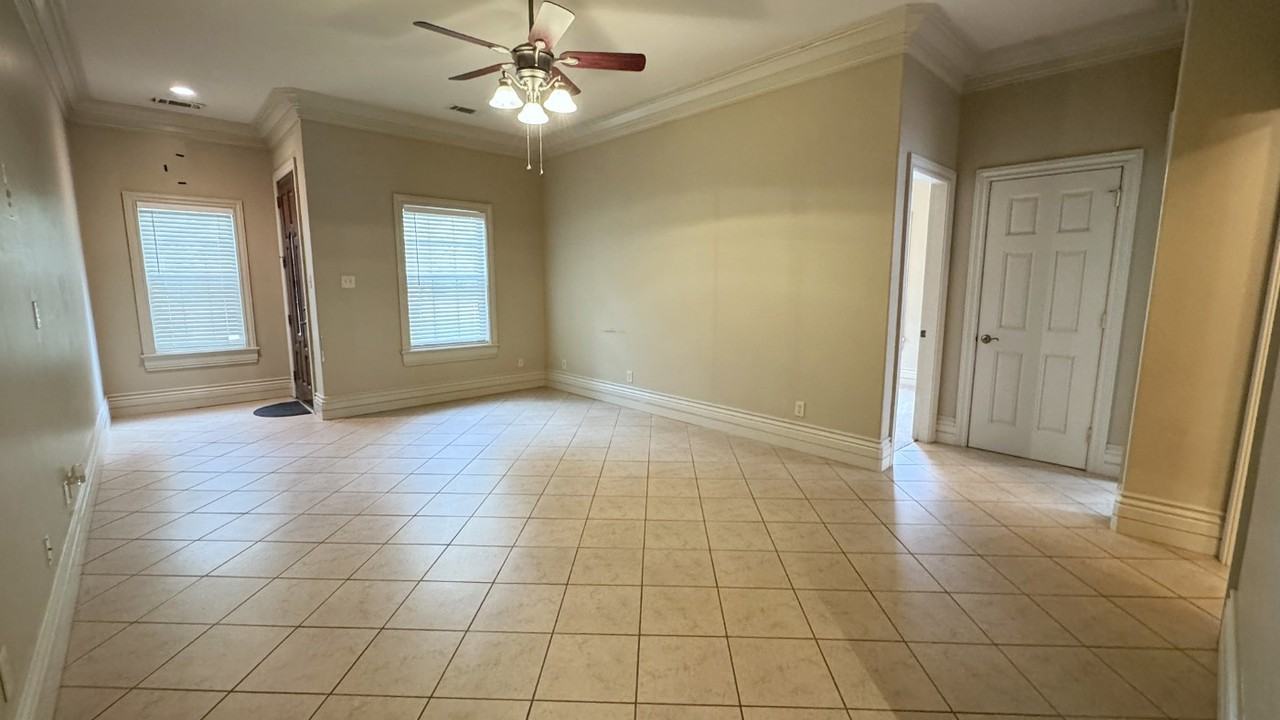 1604 N Mcguire Ave #2 - Photo 7 of 13