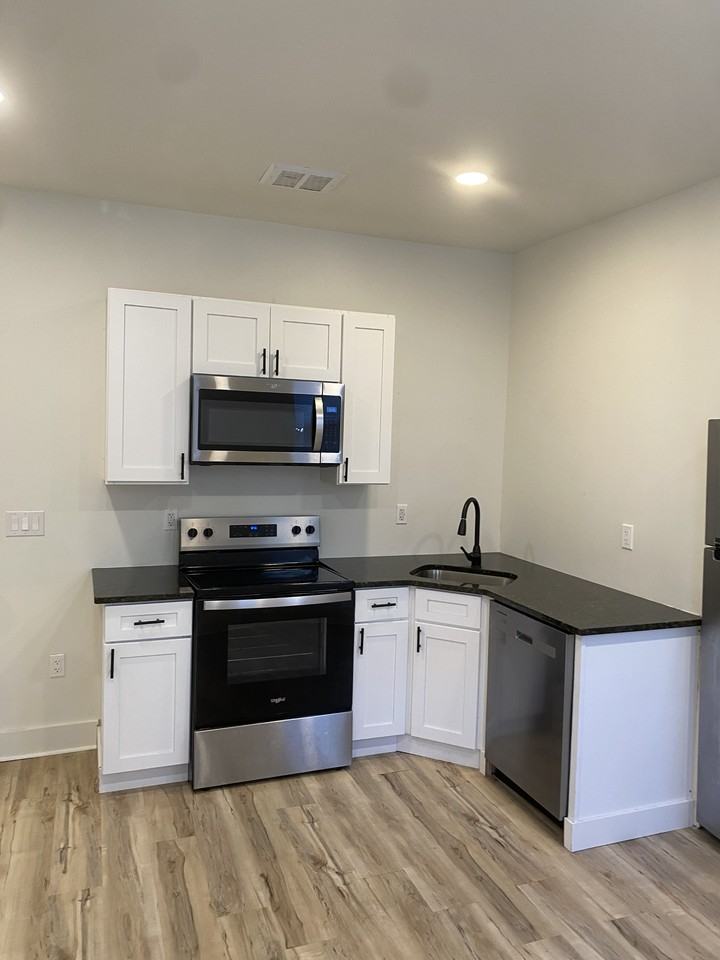 11 E Walnut St #1 - Photo 2 of 14