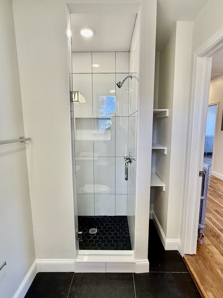 122 Chestnut St #1 - Photo 4 of 7