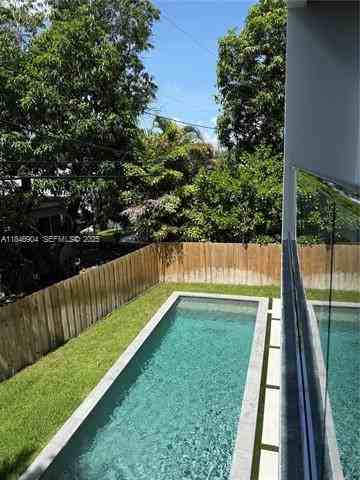 50 Ne 49th St - Photo 3 of 34