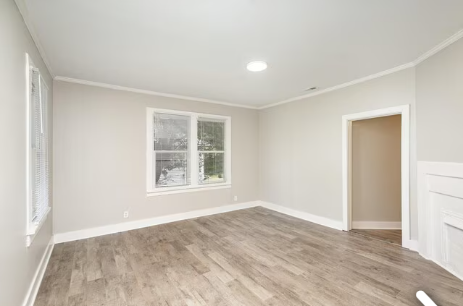 105 S Elm St - Photo 3 of 14