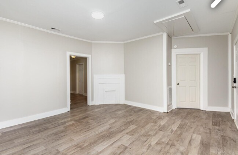 105 S Elm St - Photo 4 of 14