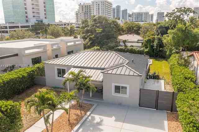 260 Ne 46th St - Photo 4 of 37