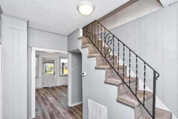 903 Berry St - Photo 7 of 16
