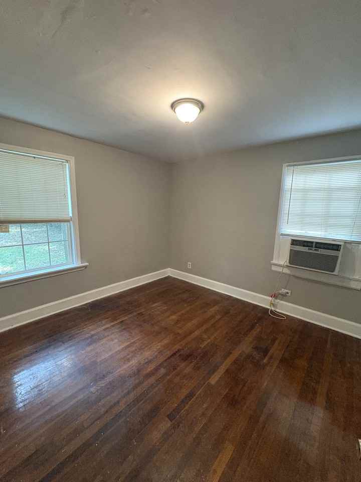 2911 Althea St - Photo 5 of 7
