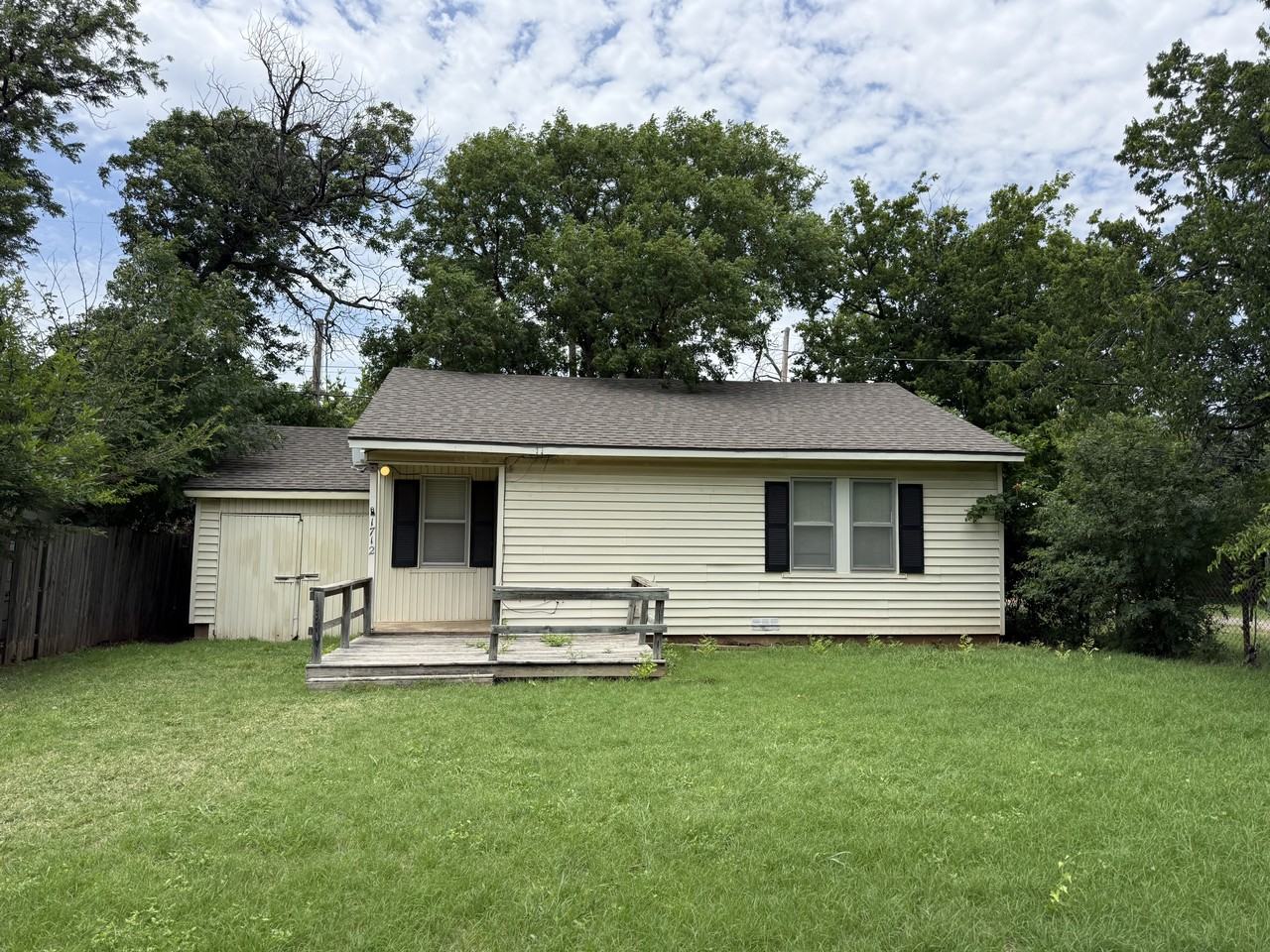 1712 Monroe St - Photo 2 of 19