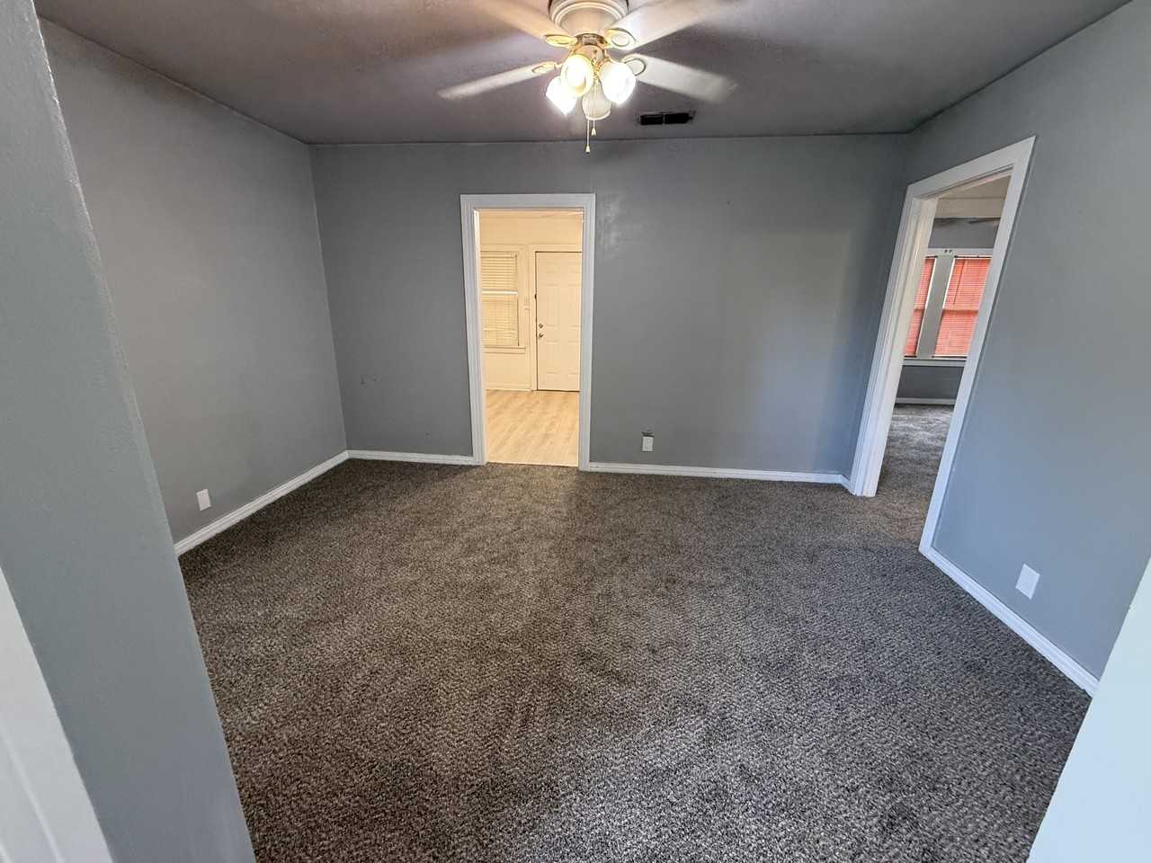 1712 Monroe St - Photo 6 of 19