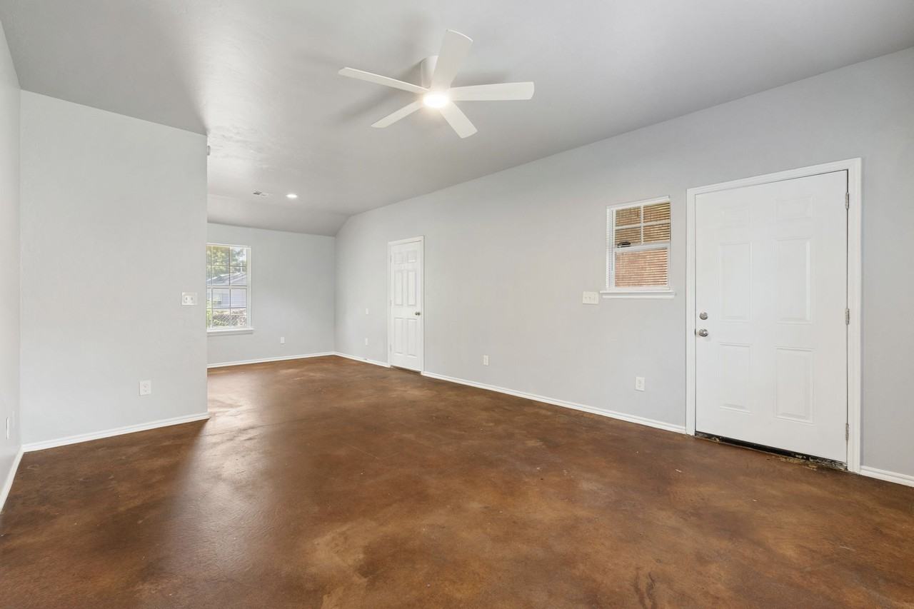 118 S L Ave - Photo 2 of 26
