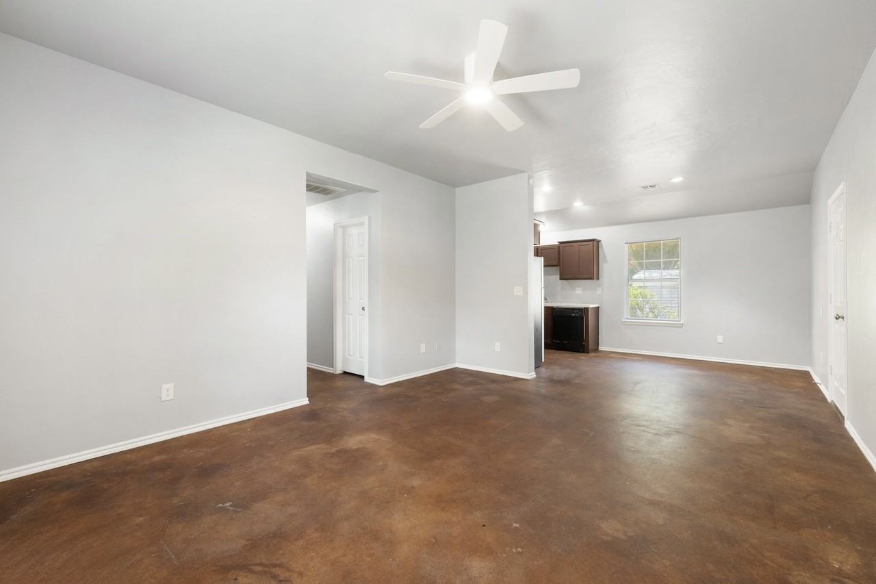 118 S L Ave - Photo 3 of 26