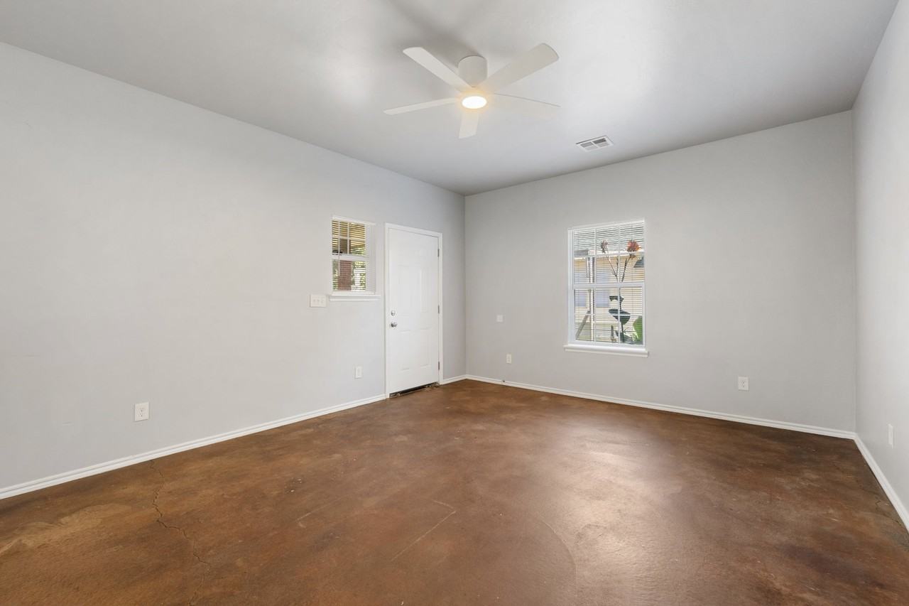 118 S L Ave - Photo 4 of 26
