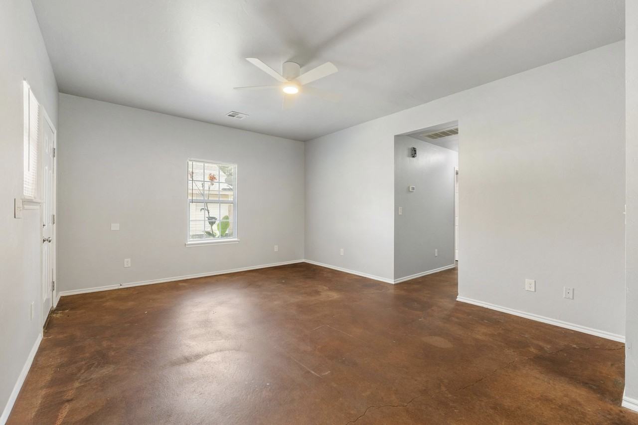 118 S L Ave - Photo 5 of 26