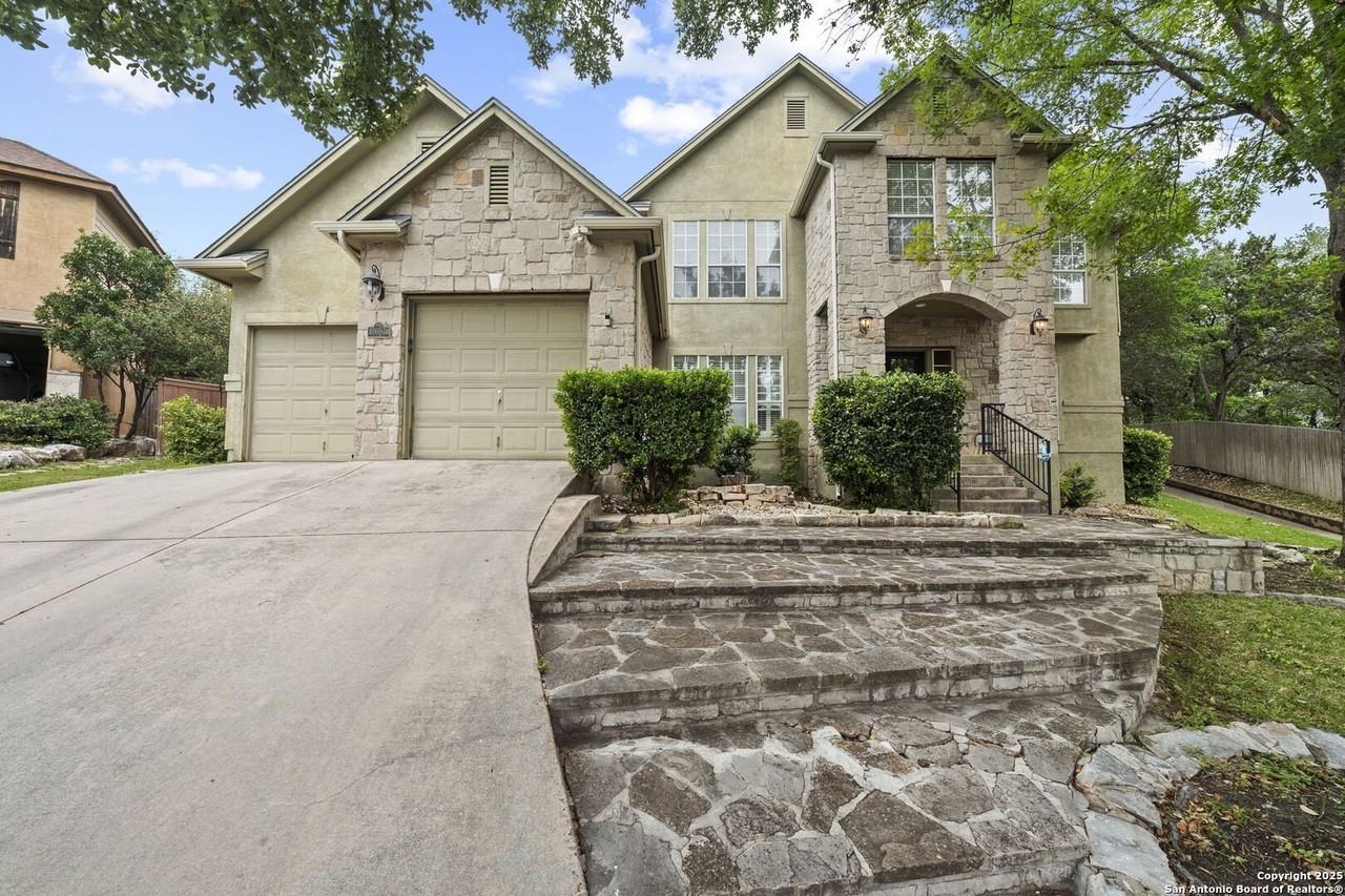 2607 Caravan Cir - Photo 2 of 50